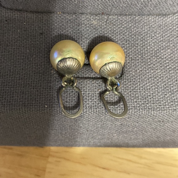 Vintage clip on pearl earrings - Picture 5 of 7